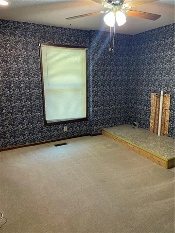 $279,000 | 1309 De Kalb Drive, Cameron, MO 64429