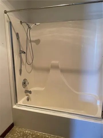 $279,000 | 1309 De Kalb Drive, Cameron, MO 64429