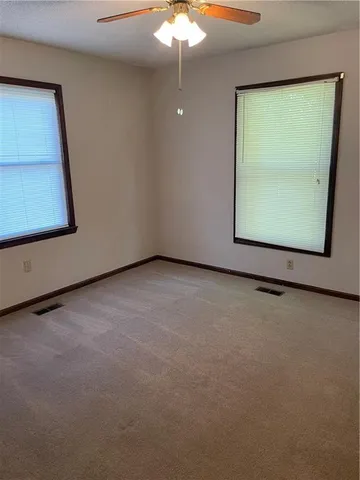 $279,000 | 1309 De Kalb Drive, Cameron, MO 64429