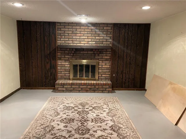 $279,000 | 1309 De Kalb Drive, Cameron, MO 64429