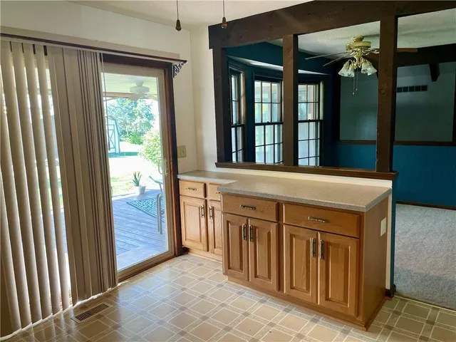 $279,000 | 1309 De Kalb Drive, Cameron, MO 64429