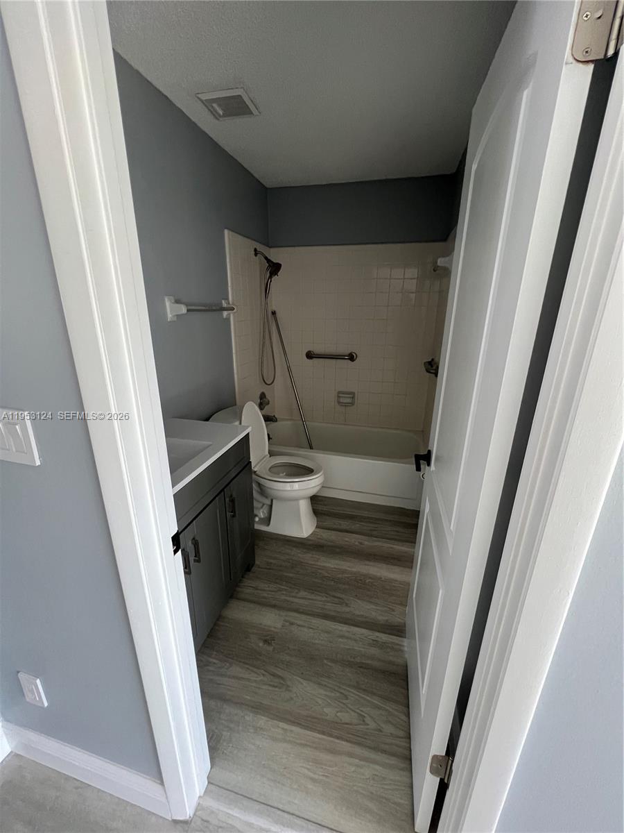 313 Dirksen, Unit F3 DeBary, FL 32713 - Photo 6 of 24