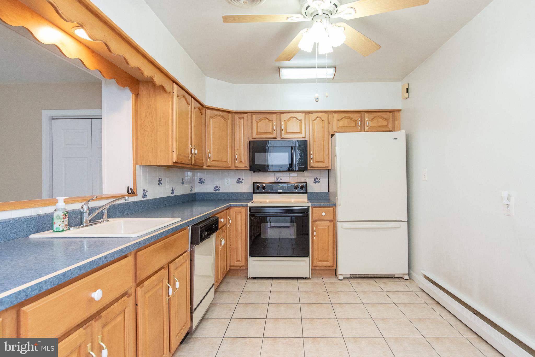 922 Starbit Road Baltimore, MD 21286 - Photo 15 of 31 Kitchen
