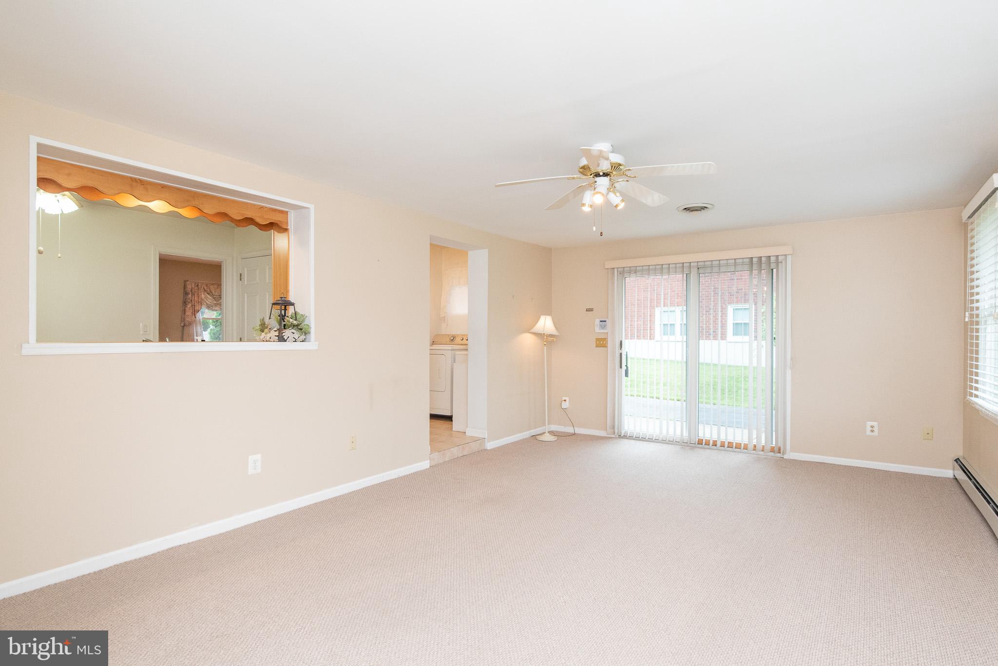 922 Starbit Road Baltimore, MD 21286 - Photo 18 of 31 Family room