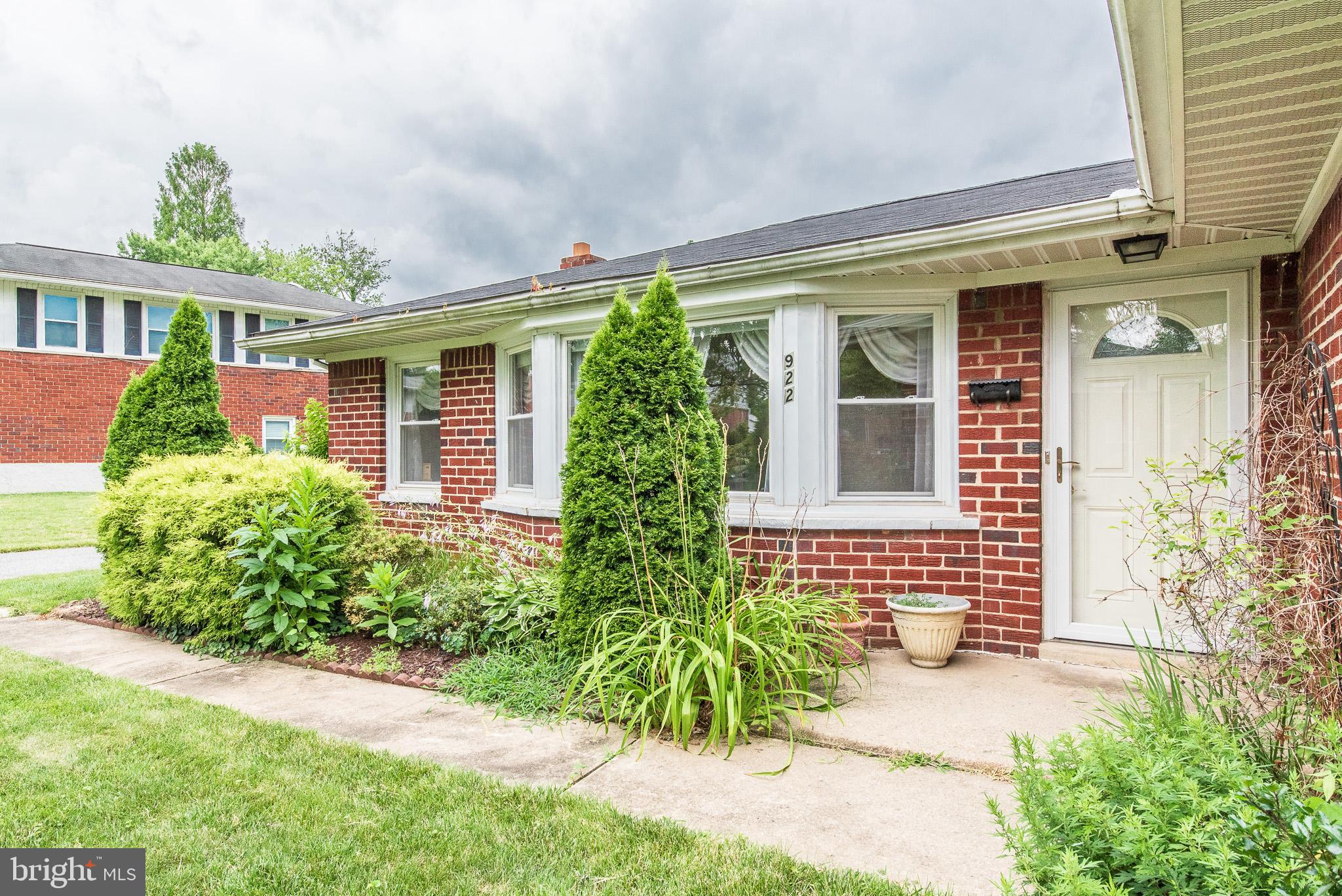 922 Starbit Road Baltimore, MD 21286 - Photo 2 of 31 Front of house