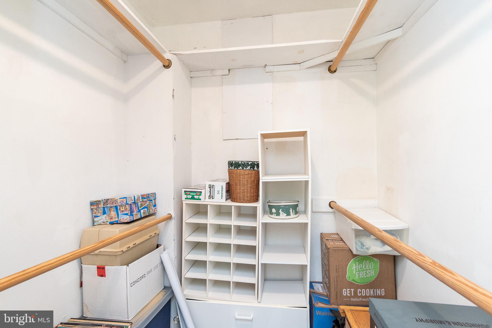 922 Starbit Road Baltimore, MD 21286 - Photo 25 of 31 Walk in closet