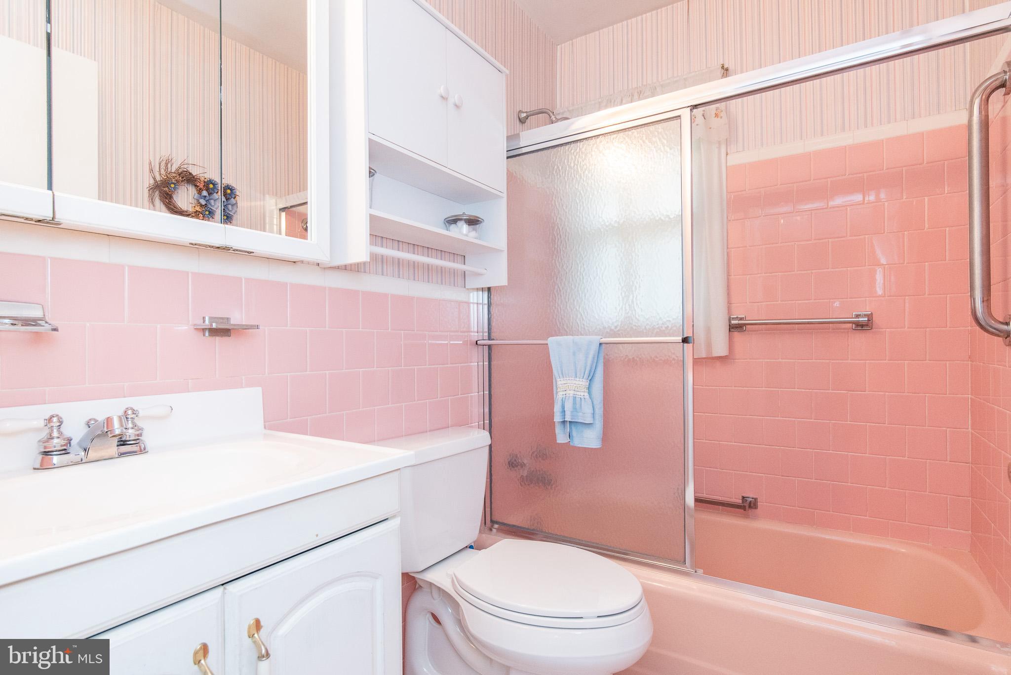 922 Starbit Road Baltimore, MD 21286 - Photo 28 of 31 Hall bathroom