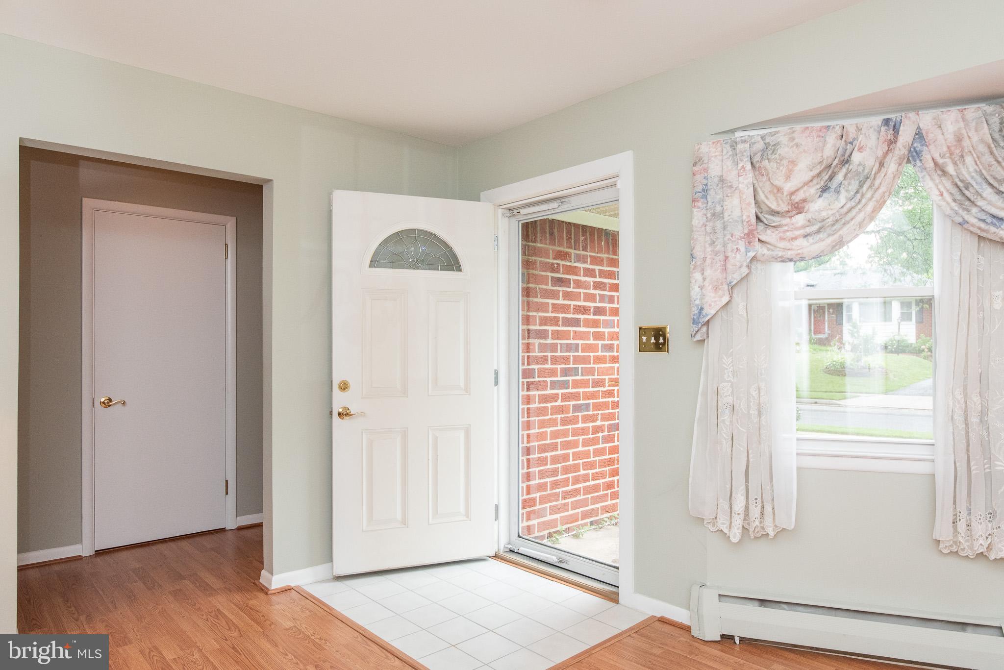 922 Starbit Road Baltimore, MD 21286 - Photo 3 of 31 Everything on one level
