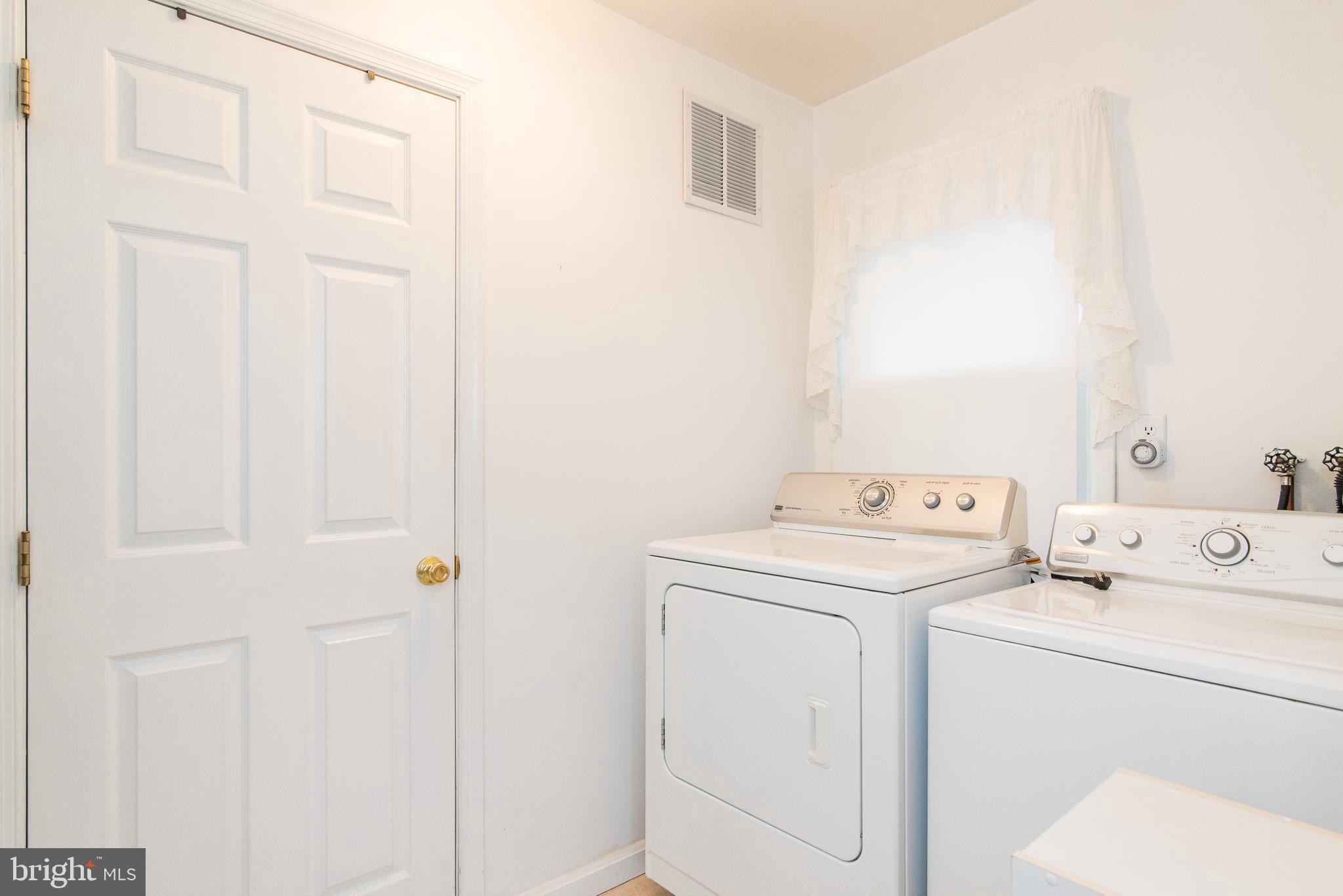 922 Starbit Road Baltimore, MD 21286 - Photo 31 of 31 Laundry room