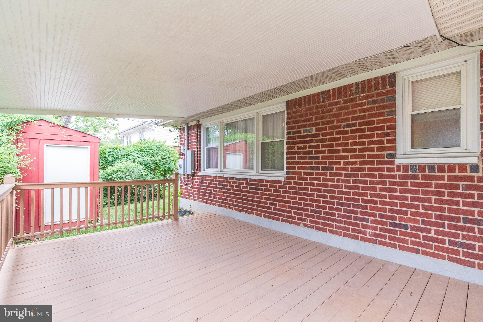 922 Starbit Road Baltimore, MD 21286 - Photo 4 of 31 Beautiful covered patio