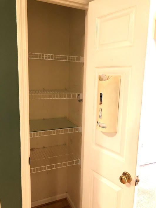 123 Hanover Place Oak Ridge, TN 37830 - Photo 7 of 20 Pantry