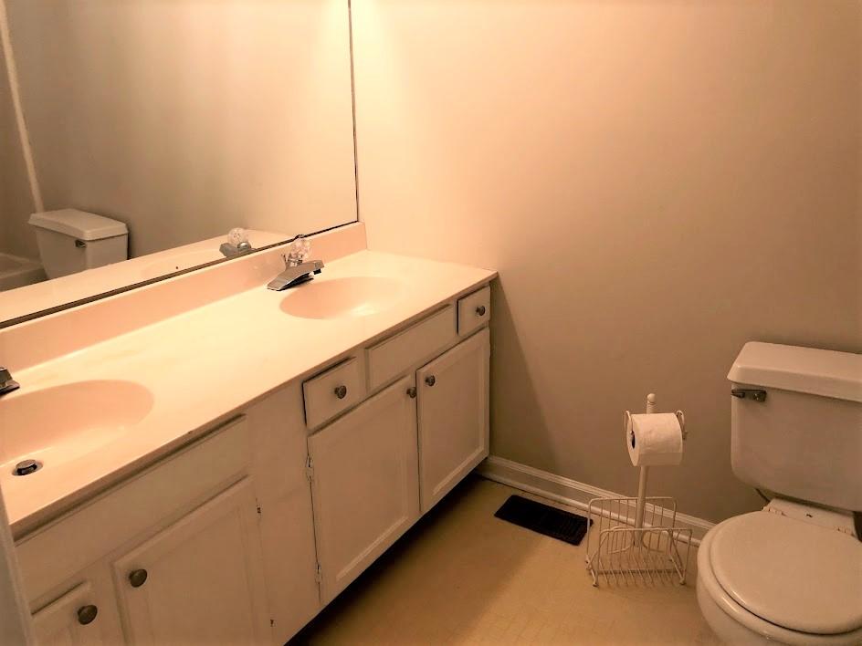 123 Hanover Place Oak Ridge, TN 37830 - Photo 9 of 20 Master Bathroom