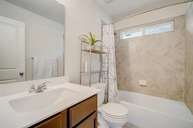 $2,000 | 18002 Malnati Drive, Pflugerville, TX 78660