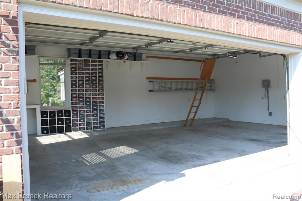 5580 Skye Court Rochester, MI 48306 - Photo 32 of 38