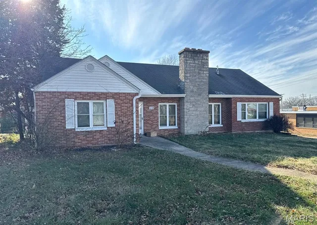 $120,000 | 1212 East Main Street, Linn, MO 65051