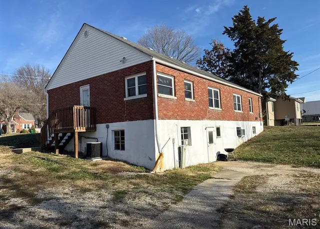 $120,000 | 1212 East Main Street, Linn, MO 65051