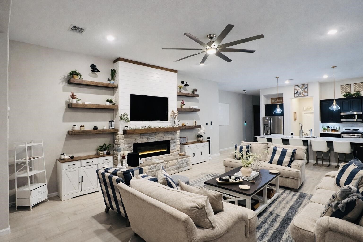 4334 Redford Valley Road Rosharon, TX 77583 - Photo 4 of 49