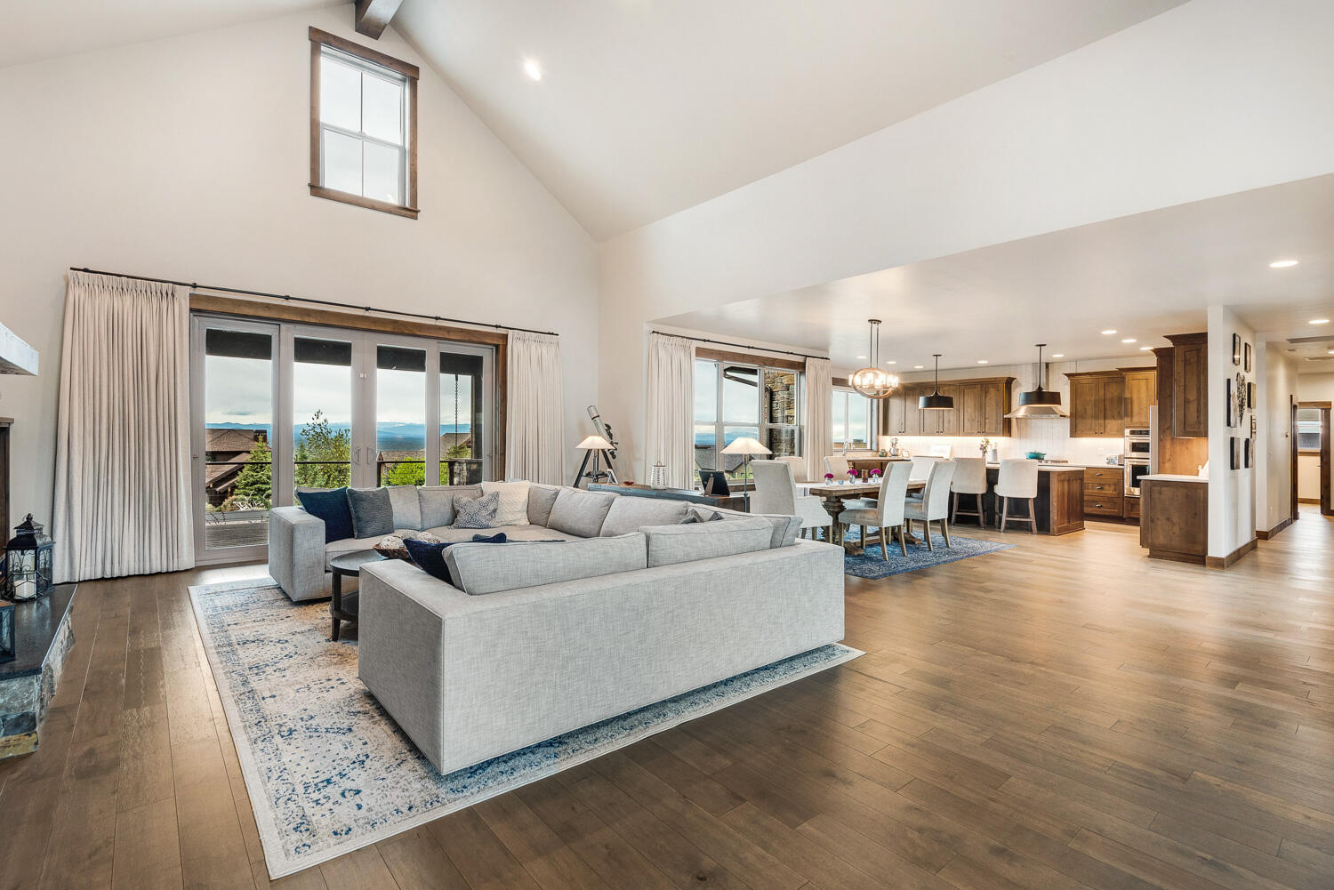 16256 South W Brasada Ranch Road Powell Butte, OR 97753 - Photo 3 of 39 Great Room