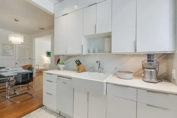 $3,500 | 739 11th Street, Unit 12, Miami Beach, FL 33139