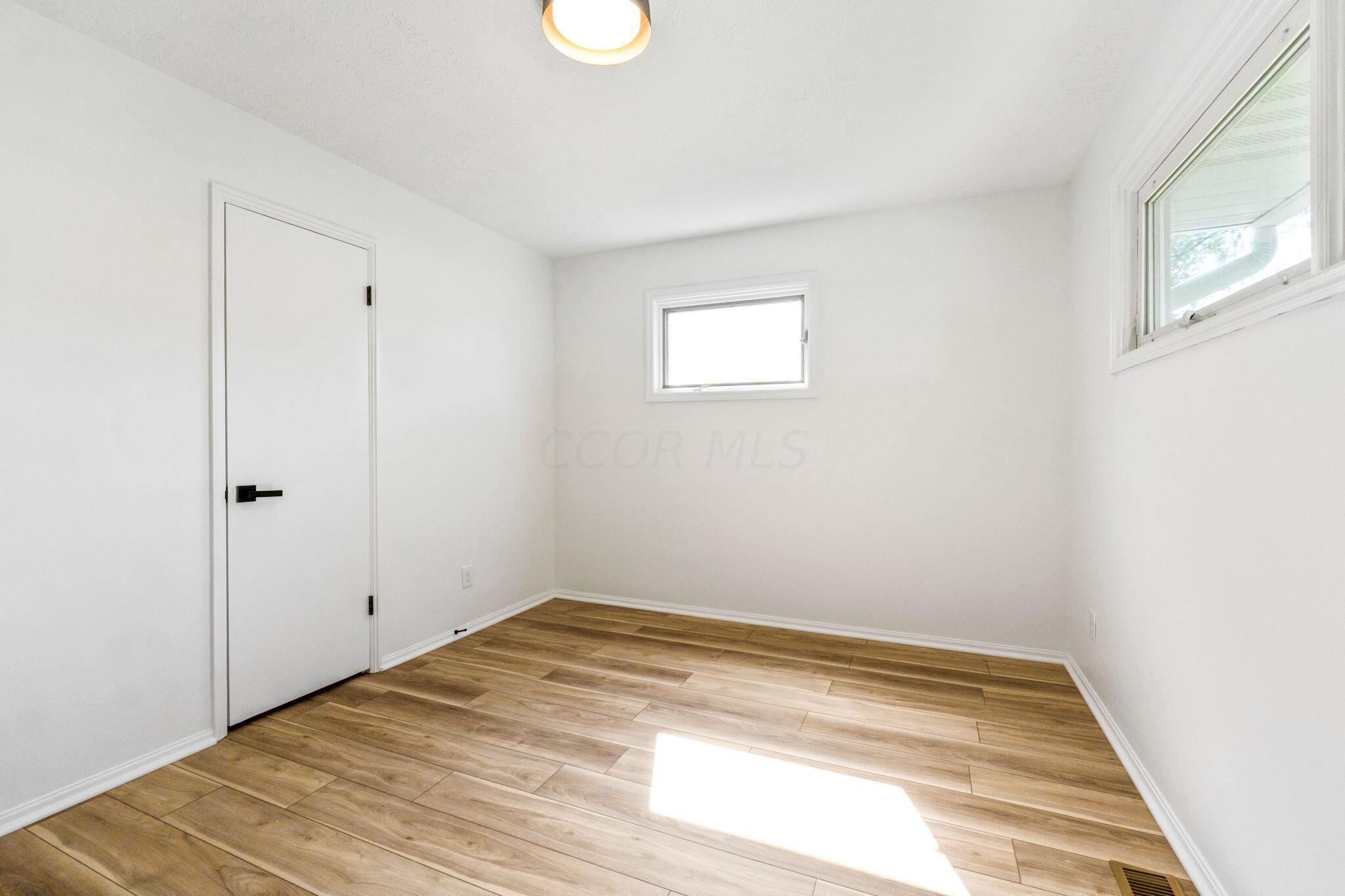 2527 Cranford Road Columbus, OH 43221 - Photo 14 of 40 2527 Cranford (Interior)-16