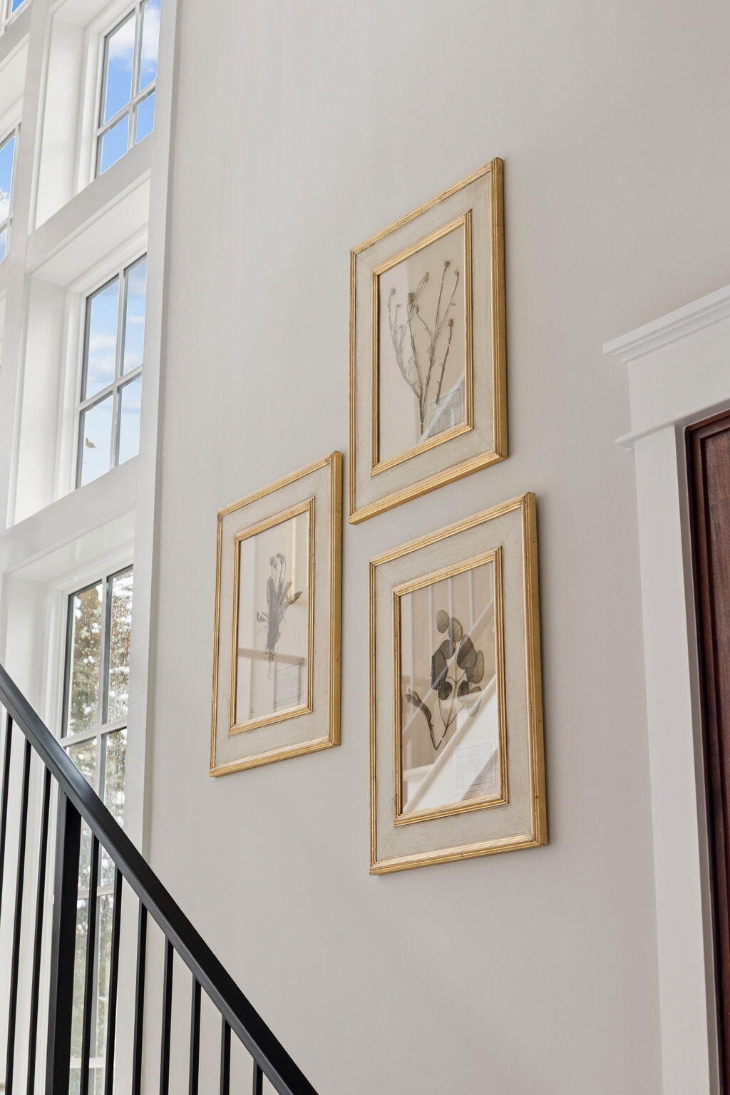 125 Golfridge Dr Inlet Beach Inlet Beach, FL 32461 - Photo 91 of 110 a view of a hallway with paintings on the wall