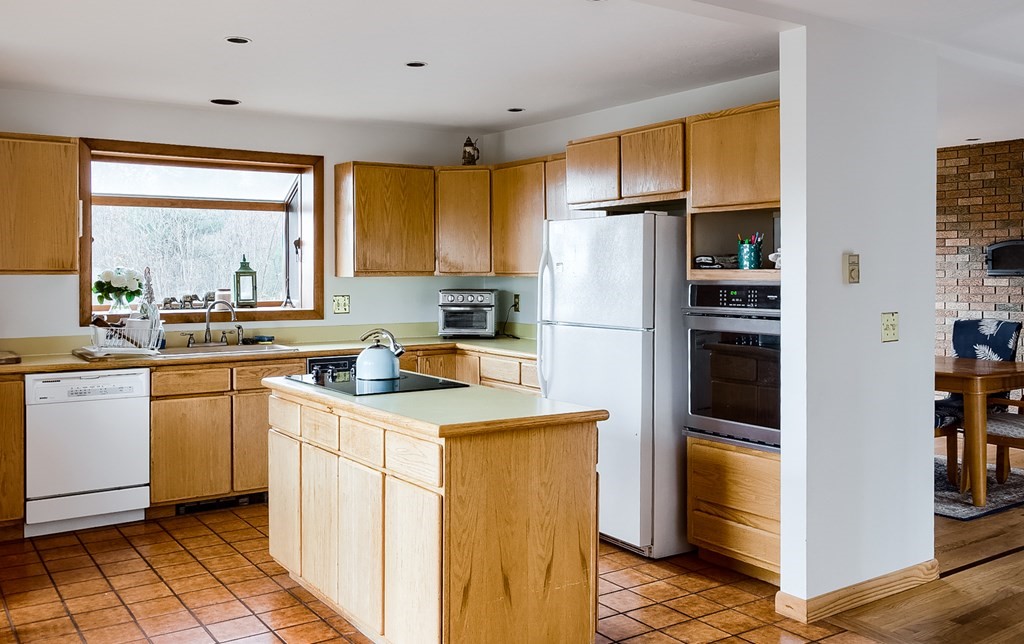 6 Lowry Lane Rutland, MA 01543 - Photo 15 of 40 Gallery Image 15