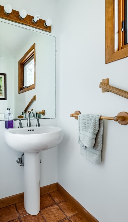 6 Lowry Lane Rutland, MA 01543 - Photo 23 of 40 Gallery Image 23