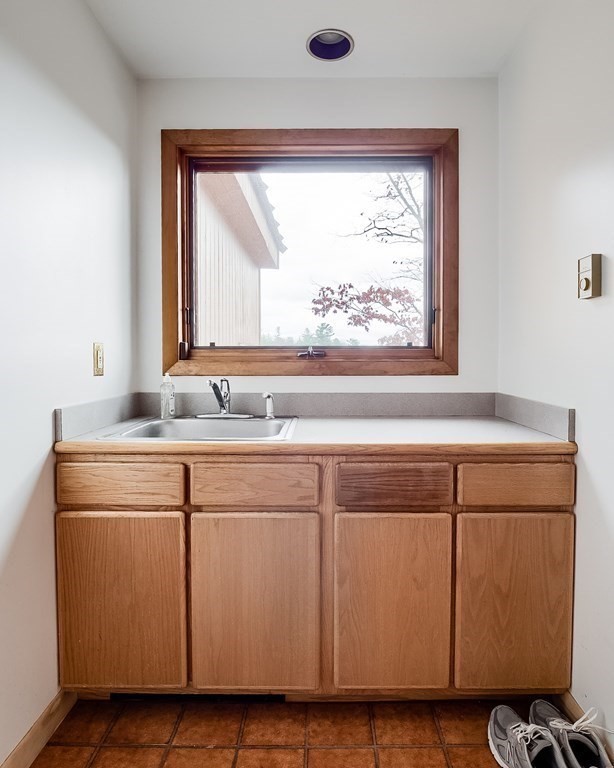 6 Lowry Lane Rutland, MA 01543 - Photo 32 of 40 Gallery Image 32
