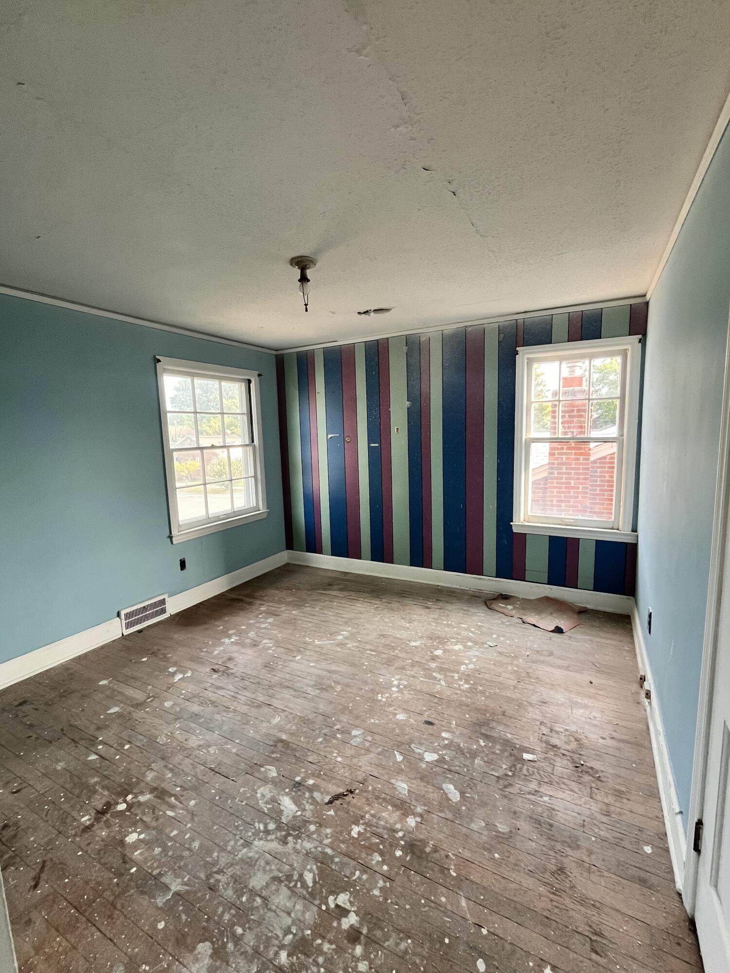 9909 Coyle Street Detroit, MI 48227 - Photo 15 of 26 IMG_7833