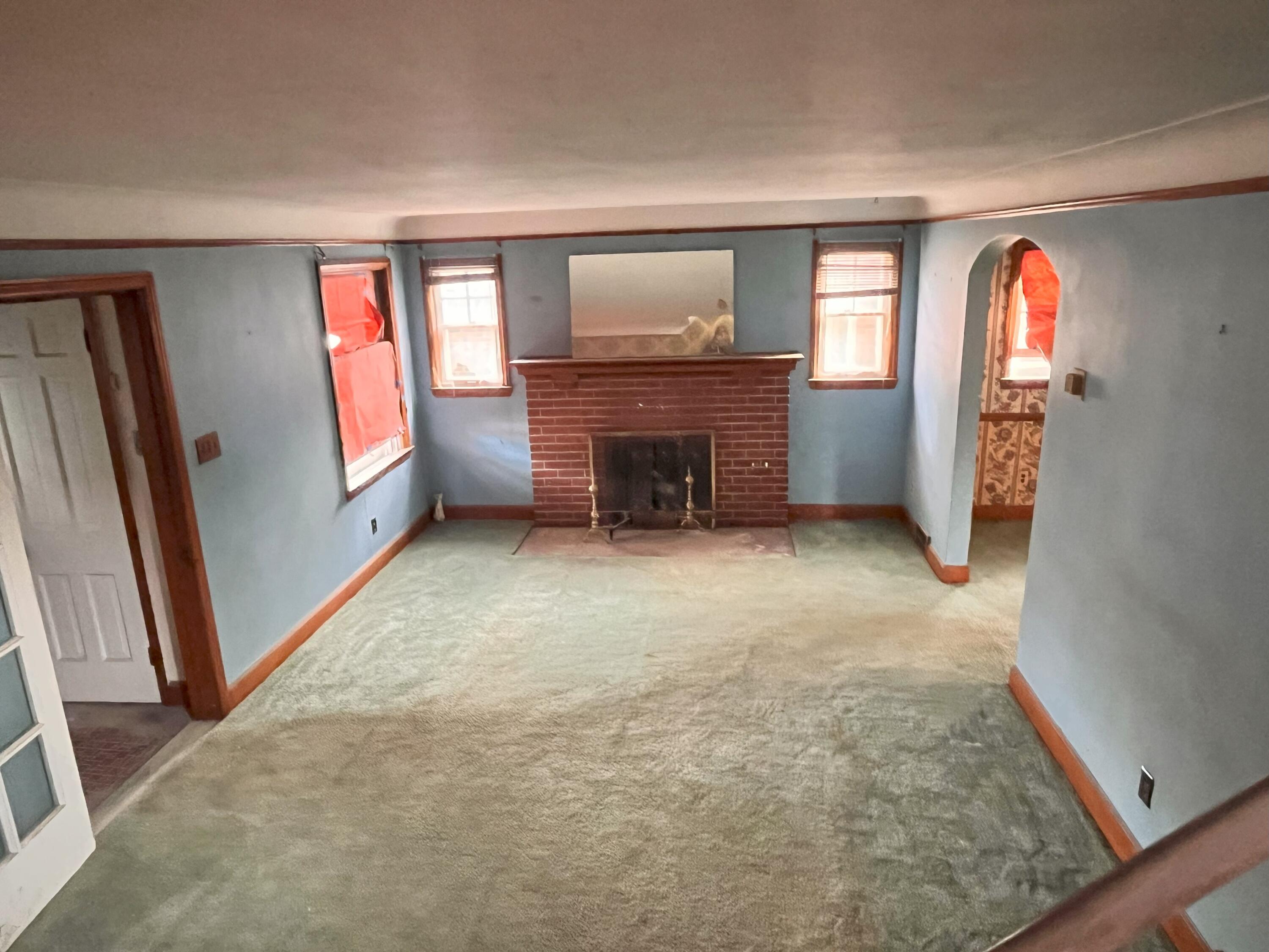 9909 Coyle Street Detroit, MI 48227 - Photo 3 of 26 9909 Coyle Living Room