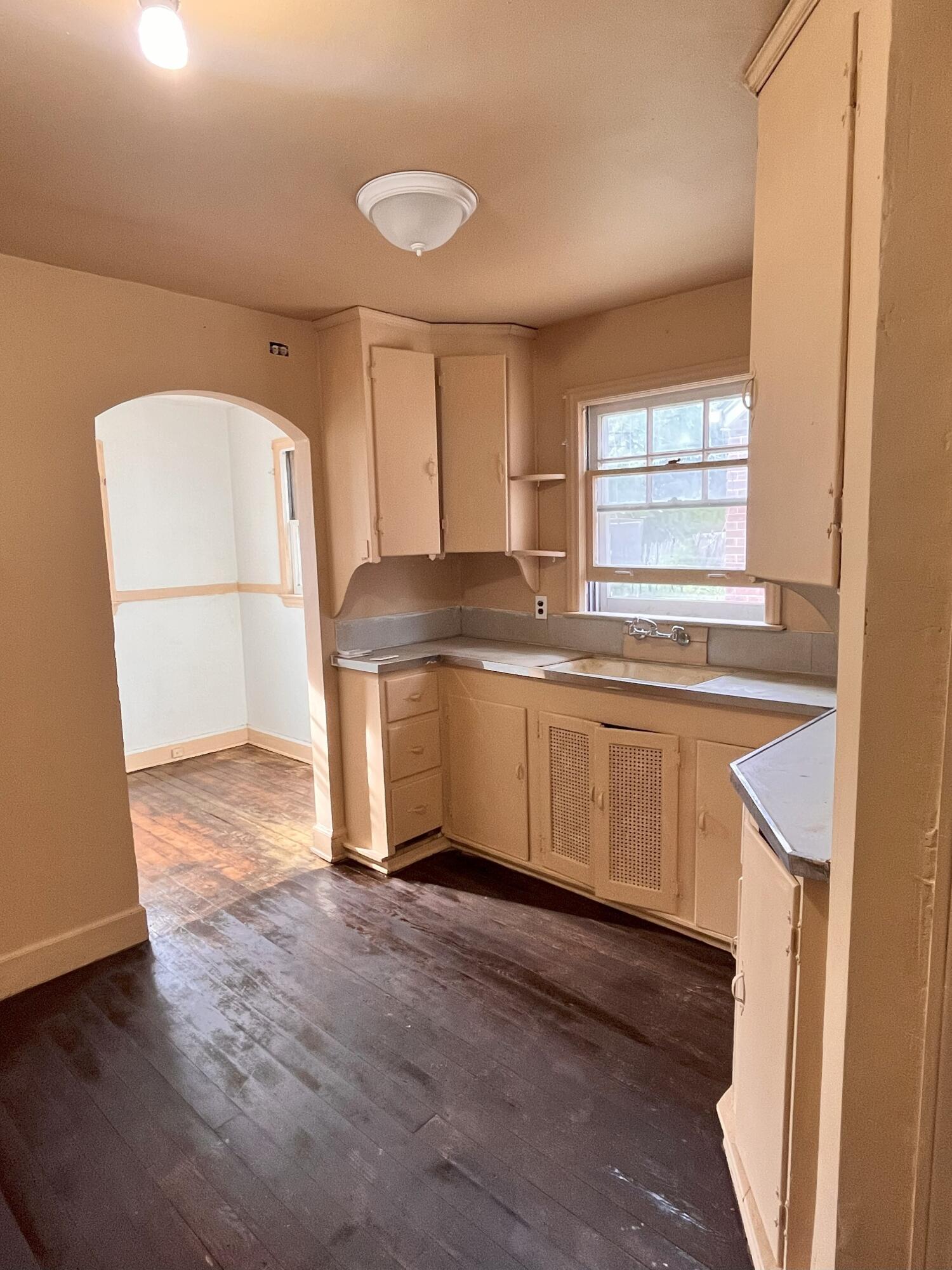 9909 Coyle Street Detroit, MI 48227 - Photo 5 of 26 9909 Coyle Kitchen