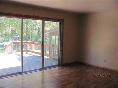 6392 Johnson Flushing, MI 48433 - Photo 5 of 11 20189668-4.JPG