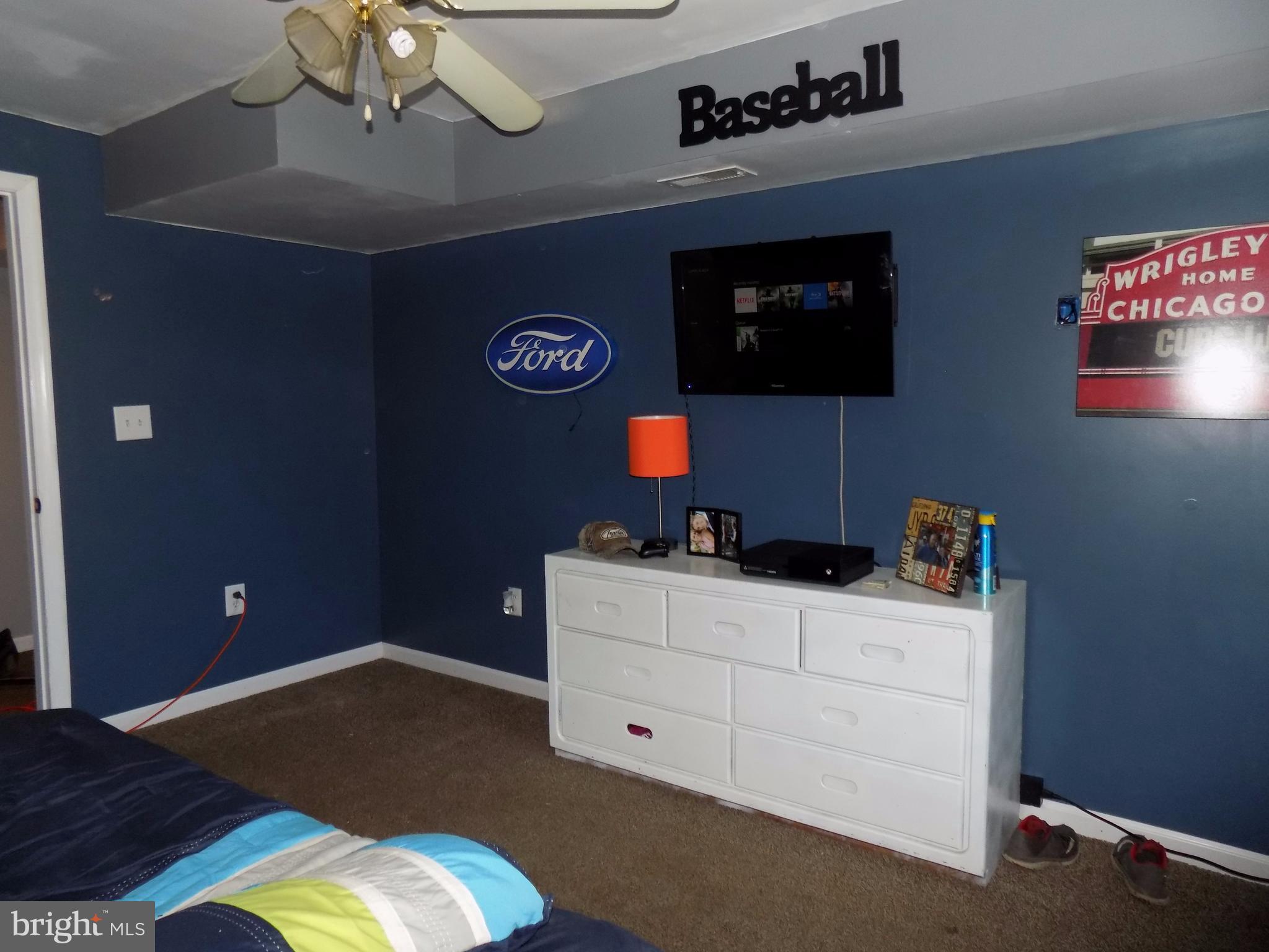 31 Cliffside Road Linden, VA 22642 - Photo 26 of 29 Bedroom