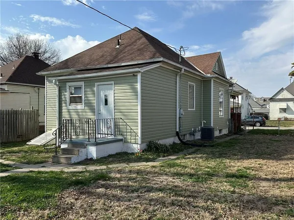 $139,900 | 220 Michigan Street, St. Joseph, MO 64504