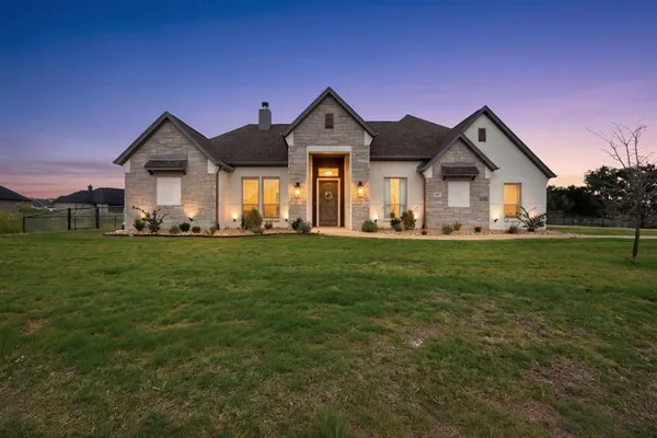 $600,000 | 805 Wind River Pass, Azle, TX 76020