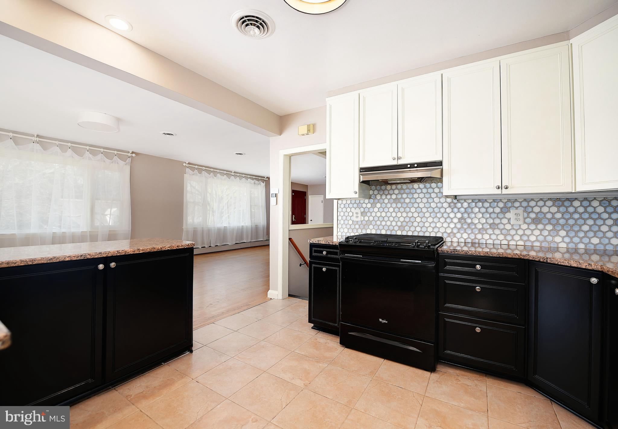 5511 Greenleaf Road Baltimore, MD 21210 - Photo 14 of 45 Kitchen