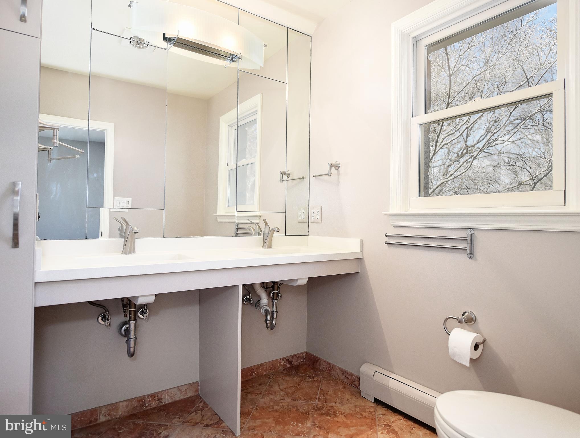 5511 Greenleaf Road Baltimore, MD 21210 - Photo 23 of 45 Primary Bath