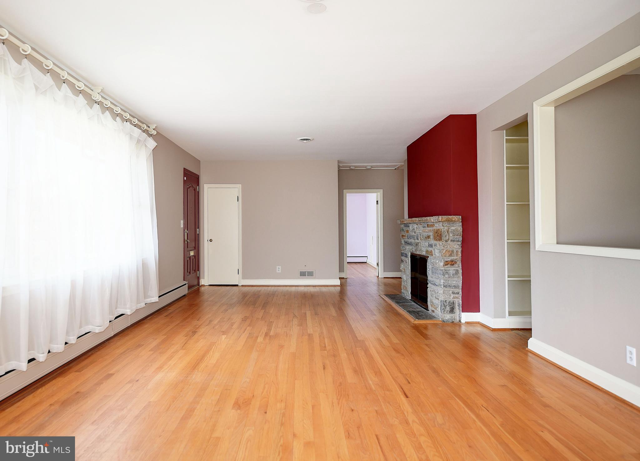 5511 Greenleaf Road Baltimore, MD 21210 - Photo 7 of 45 Living Room