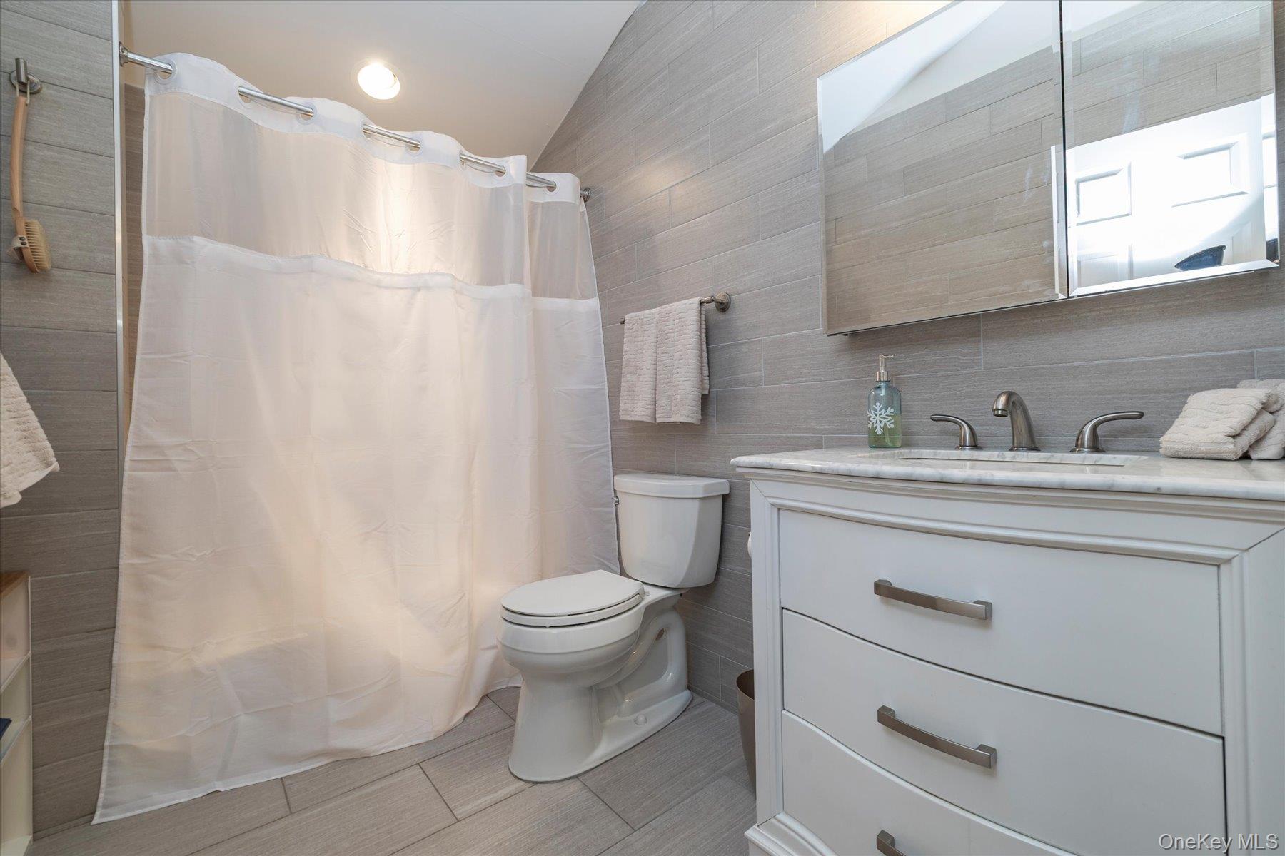 35 Nebraska Street Long Beach, NY 11561 - Photo 8 of 24 Full, Updated Bath