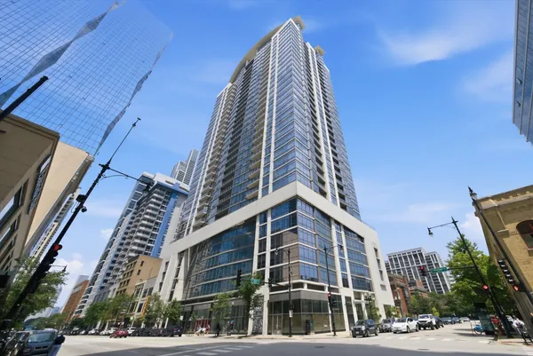 $350,000 | 100 East 14th Street, Unit 1403, Chicago, IL 60605
