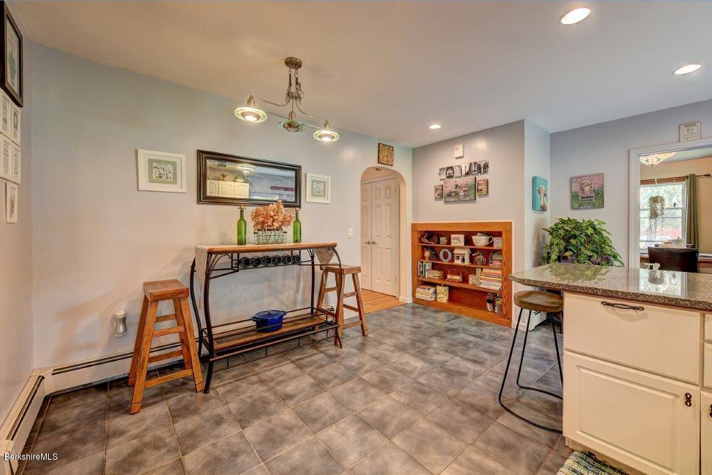 173 Eleanor Road Pittsfield, MA 01201 - Photo 11 of 38 15-Breakfast Area