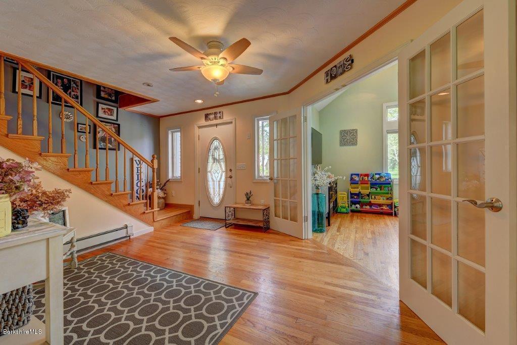 173 Eleanor Road Pittsfield, MA 01201 - Photo 3 of 38 6-Foyer