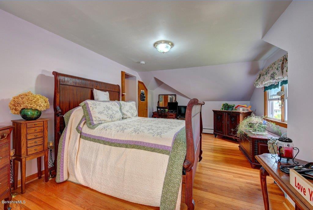 173 Eleanor Road Pittsfield, MA 01201 - Photo 23 of 38 27-2nd Floor Bedroom 2
