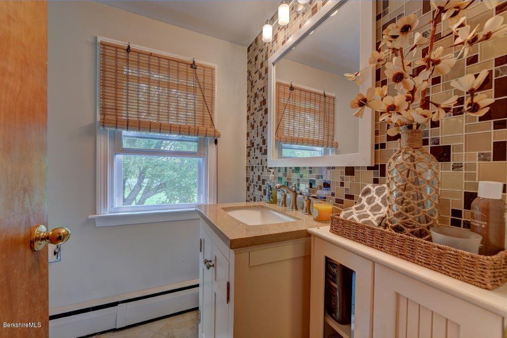 173 Eleanor Road Pittsfield, MA 01201 - Photo 26 of 38 30-2nd Floor Bathroom