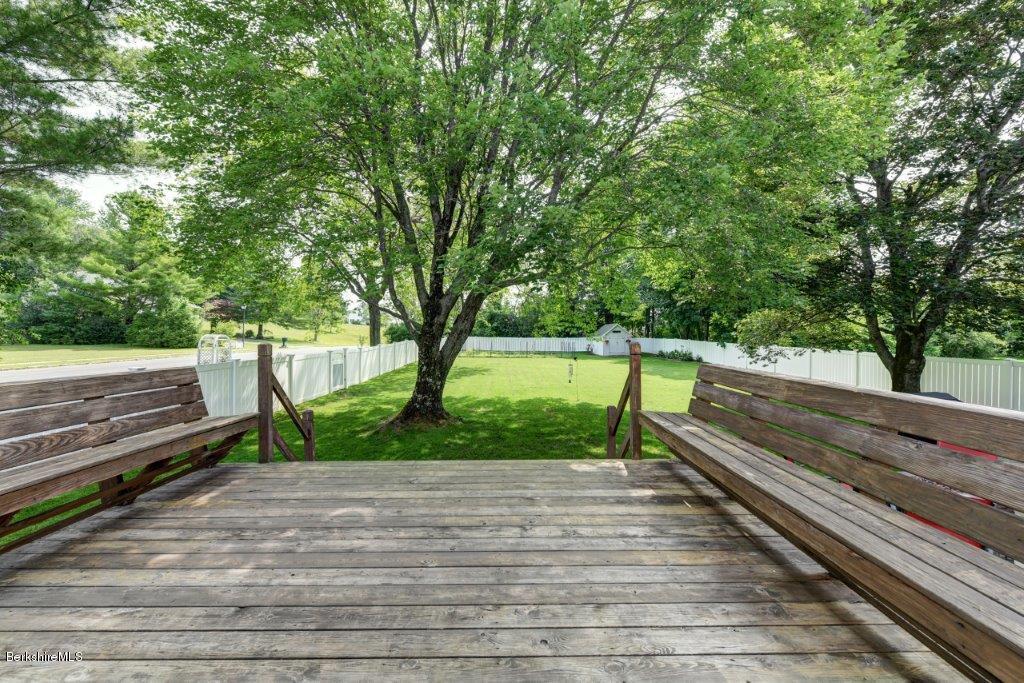 173 Eleanor Road Pittsfield, MA 01201 - Photo 30 of 38 34-Deck