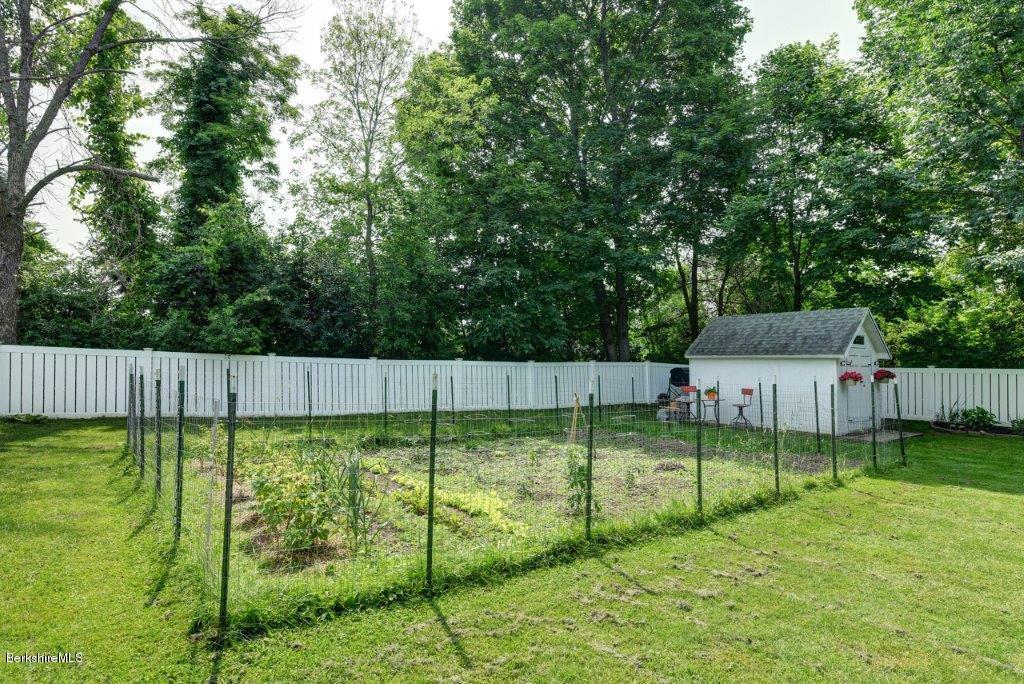 173 Eleanor Road Pittsfield, MA 01201 - Photo 33 of 38 37-Back Yard
