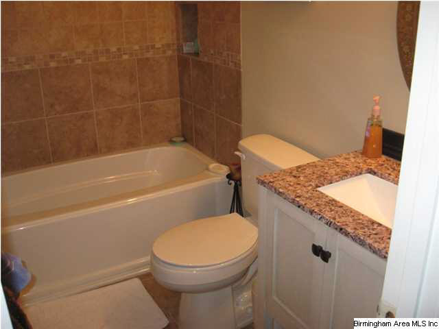 202 Geoff Lane Anniston, AL 36201 - Photo 8 of 28