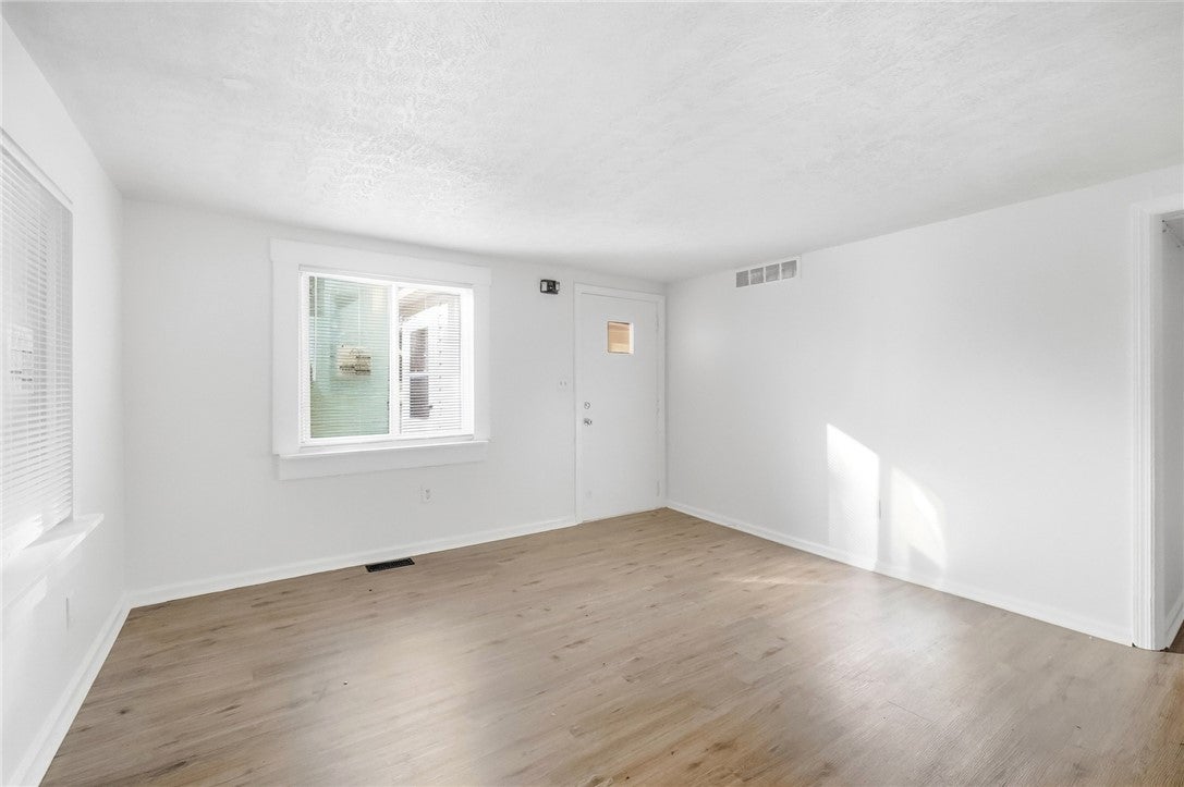 3725 Clearview Road Moraine, OH 45439 - Photo 10 of 29 Gallery Image 10