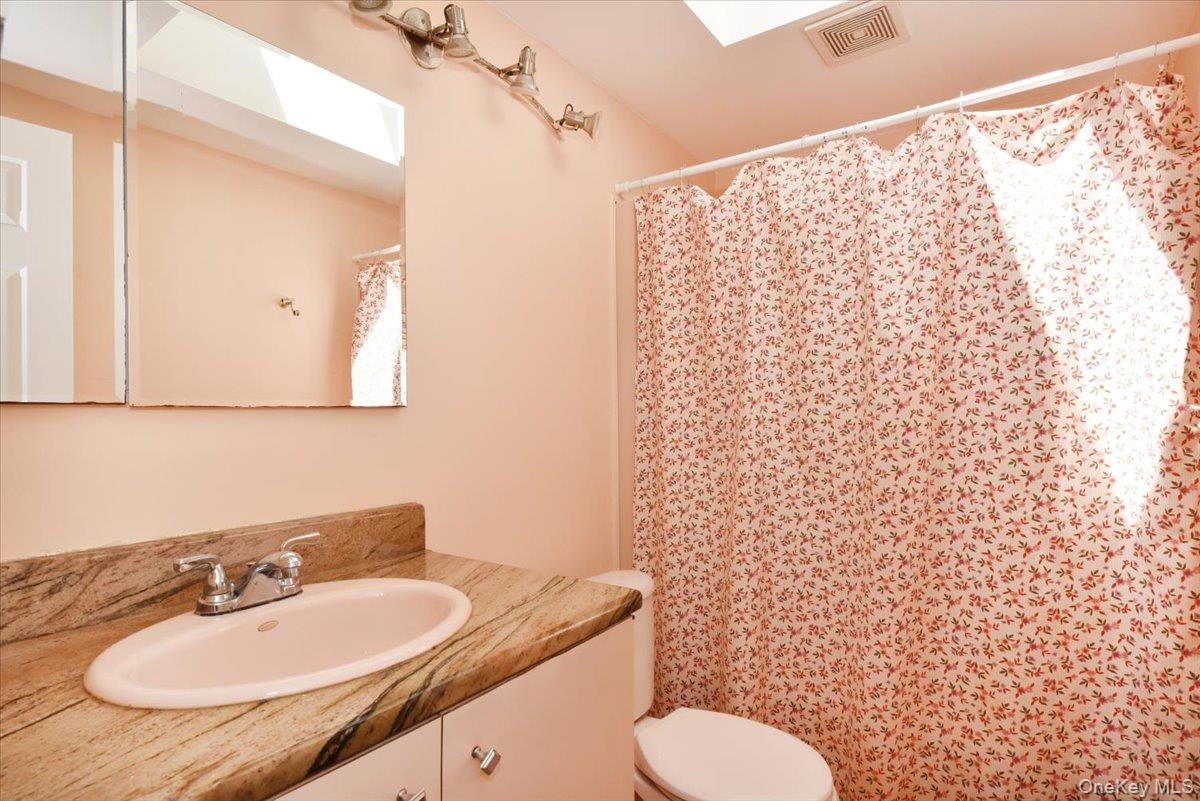 22 Chatham Road Commack, NY 11725 - Photo 28 of 37