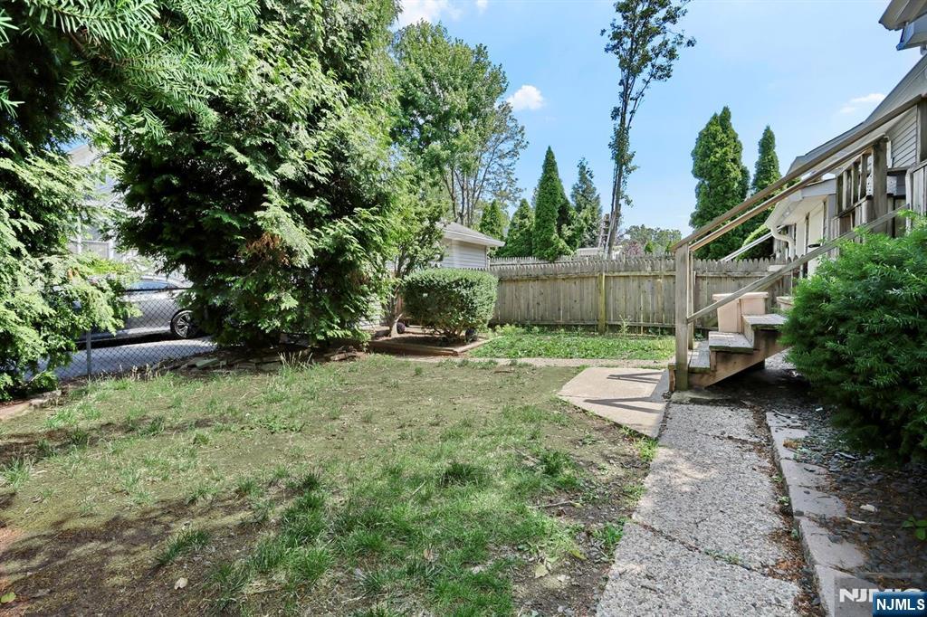 21 Haring Street Bergenfield, NJ 07621 - Photo 31 of 37